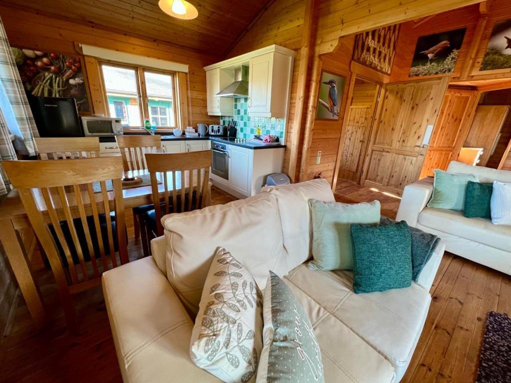 Reeds Lodge, Lake Pochard Южен Сърни Екстериор снимка