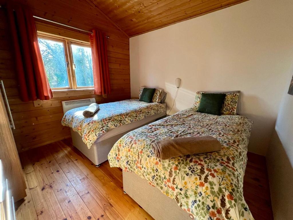 Reeds Lodge, Lake Pochard Южен Сърни Екстериор снимка